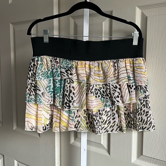 Y2K Luna tiks Women’s Raffle Pleated, Mini Skirt Animal Print Size Large - Picture 1 of 8